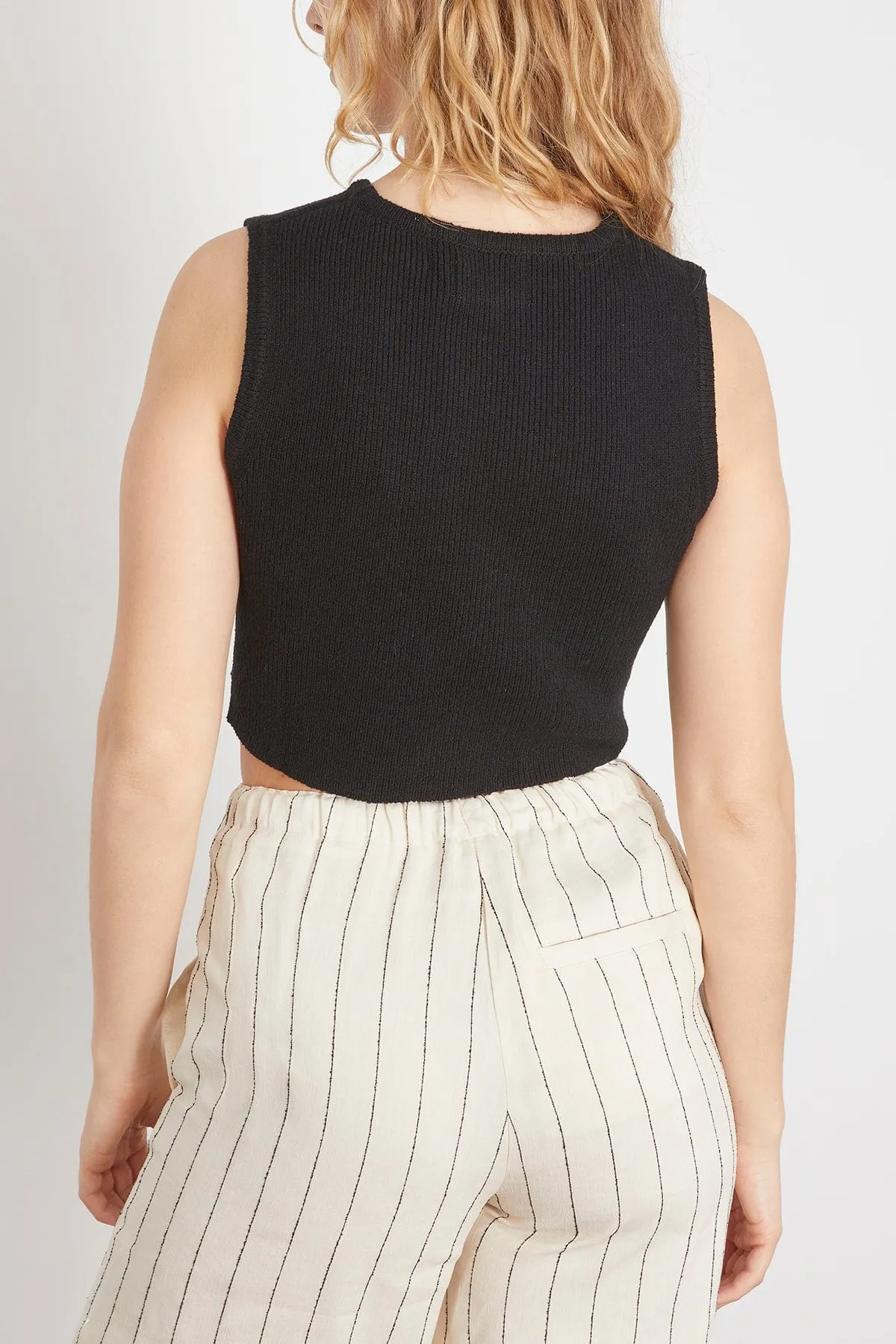 Chace Cropped Top in Black