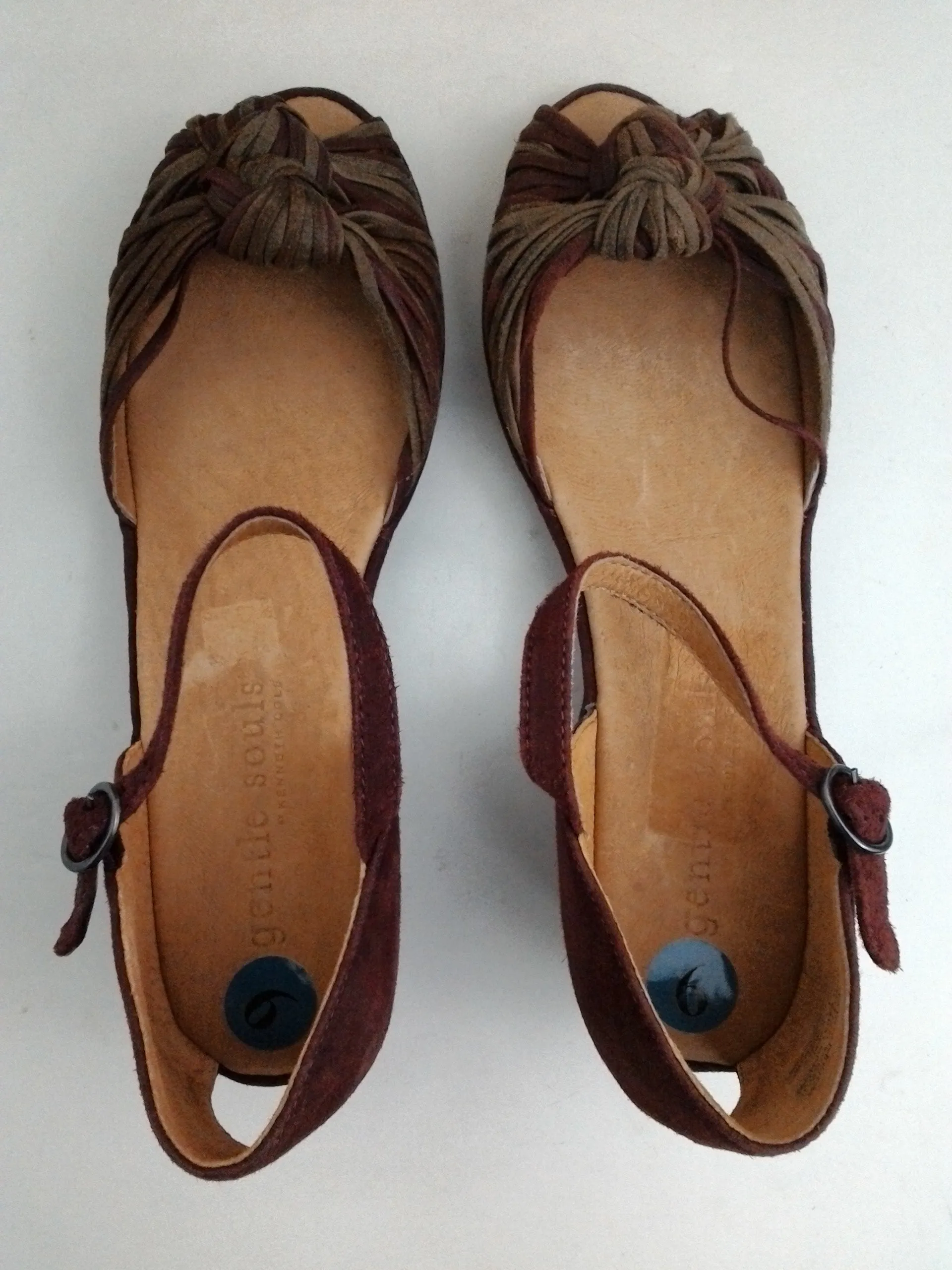 Gentle Souls By Kenneth Cole Women's Lily Knot Sandal Burgundy Suede Size 9