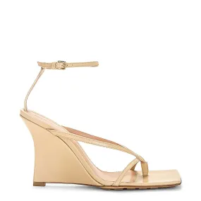 Stretch Wedge Sandal 90 , Cane Sugar